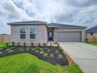 320 Emma Street, Angleton, TX 77515