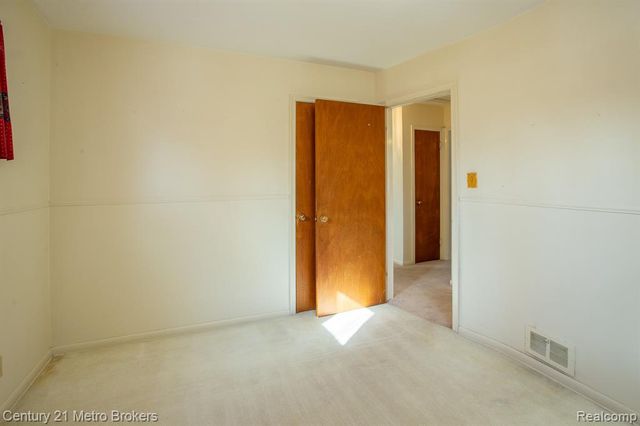 3822 Whittier Avenue, Flint, MI 48506