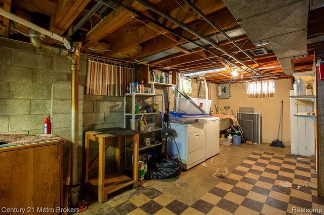 3822 Whittier Avenue, Flint, MI 48506