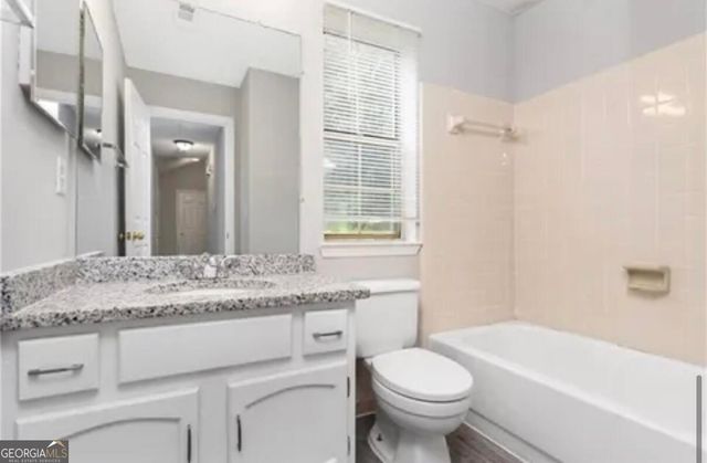 956 Forest Path, Stone Mountain, GA 30088