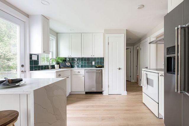 276 Cambridge Tpke, Lincoln, MA 01773