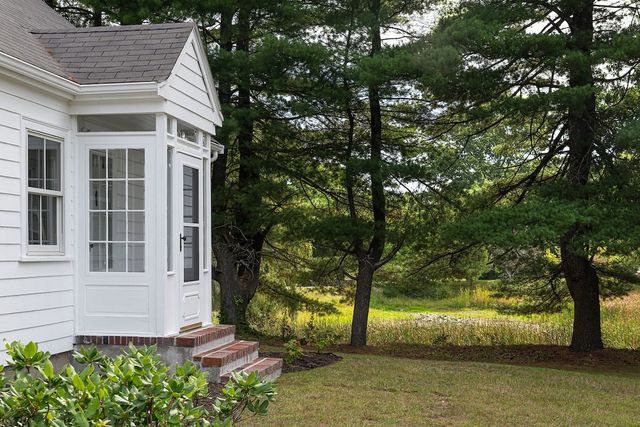 276 Cambridge Tpke, Lincoln, MA 01773