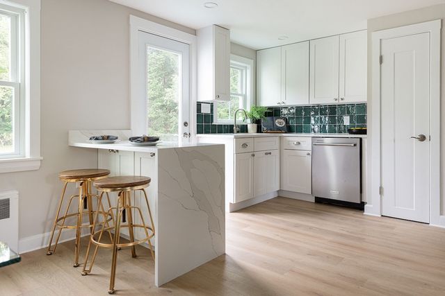 276 Cambridge Tpke, Lincoln, MA 01773