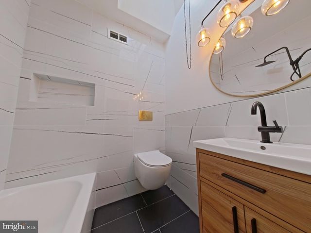 4622 LOCUST ST, Philadelphia, PA 19139