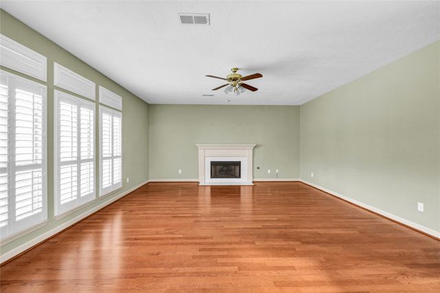 244 Plum Circle, Lake Jackson, TX 77566
