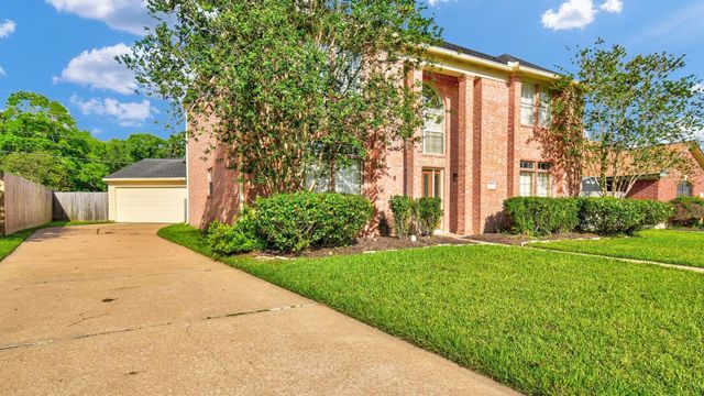 244 Plum Circle, Lake Jackson, TX 77566