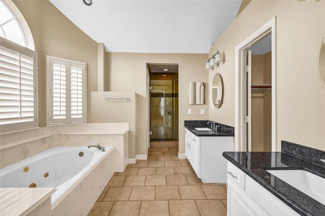 244 Plum Circle, Lake Jackson, TX 77566