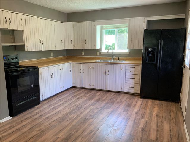 2820 Fisher Hill Lane 2, Baytown, TX 77520