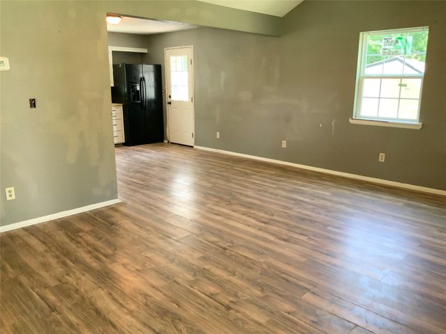 2820 Fisher Hill Lane 2, Baytown, TX 77520