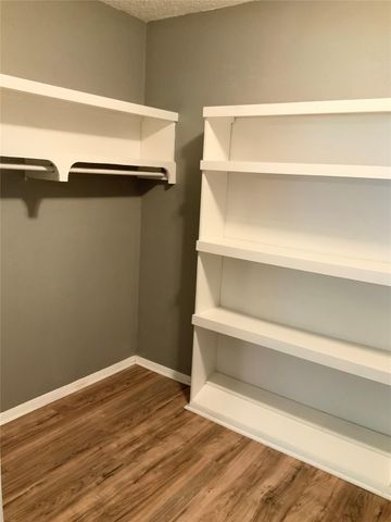 2820 Fisher Hill Lane 2, Baytown, TX 77520