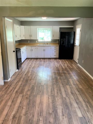 2820 Fisher Hill Lane 2, Baytown, TX 77520