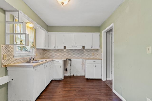 2747 W Lincoln Street, Springfield, MO 65802