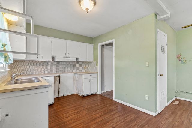 2747 W Lincoln Street, Springfield, MO 65802