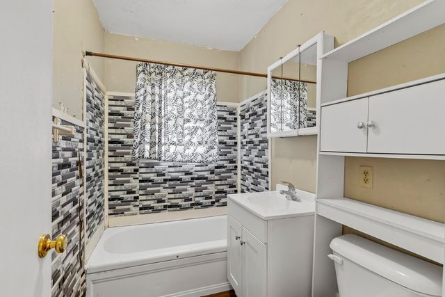 2747 W Lincoln Street, Springfield, MO 65802