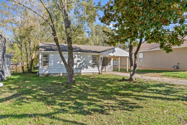 2747 W Lincoln Street, Springfield, MO 65802