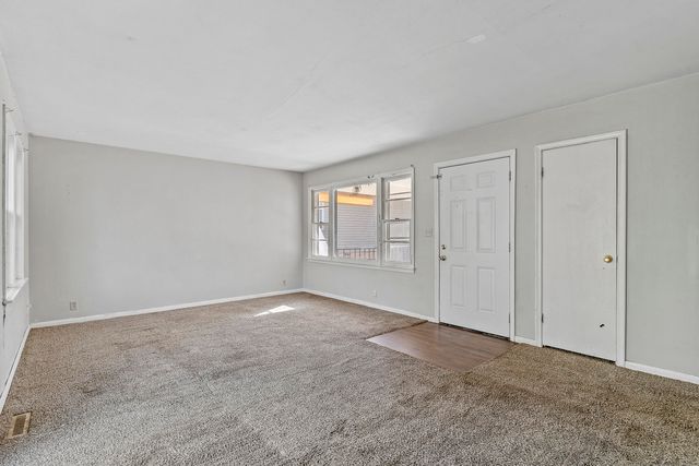 2747 W Lincoln Street, Springfield, MO 65802