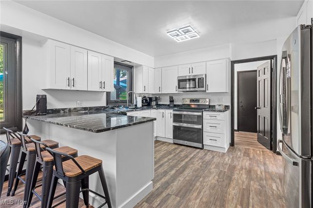 6713 Farview Road, Brecksville, OH 44141