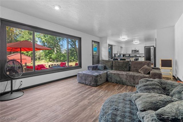 6713 Farview Road, Brecksville, OH 44141