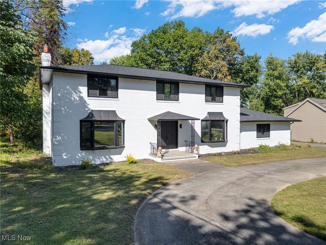 6713 Farview Road, Brecksville, OH 44141