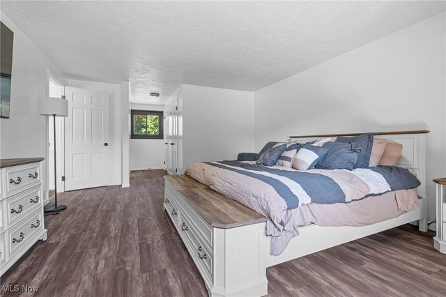 6713 Farview Road, Brecksville, OH 44141