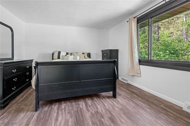 6713 Farview Road, Brecksville, OH 44141