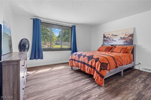 6713 Farview Road, Brecksville, OH 44141