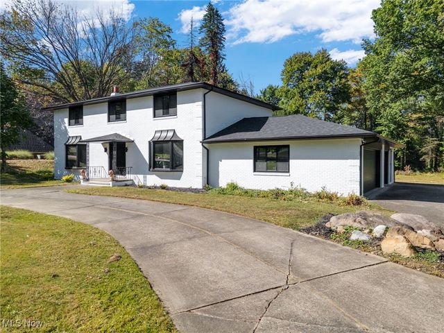 6713 Farview Road, Brecksville, OH 44141