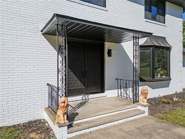 6713 Farview Road, Brecksville, OH 44141