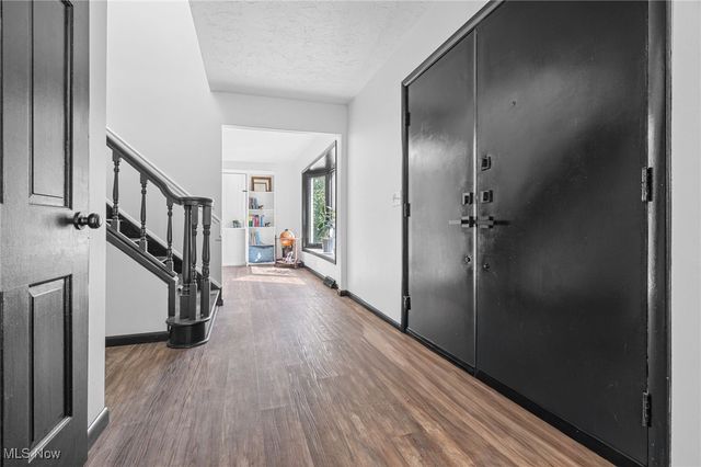 6713 Farview Road, Brecksville, OH 44141