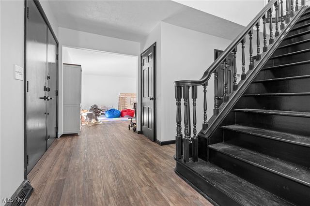 6713 Farview Road, Brecksville, OH 44141