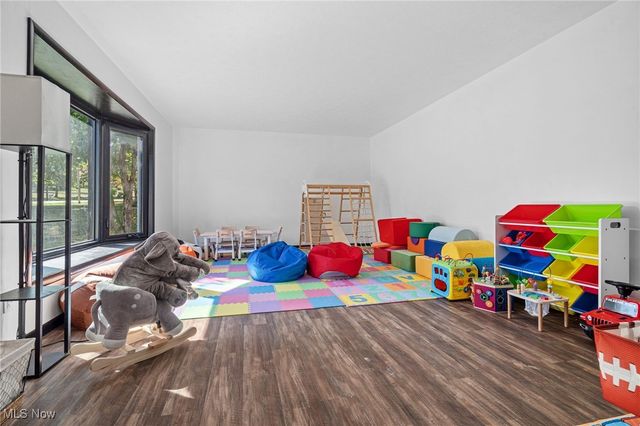 6713 Farview Road, Brecksville, OH 44141