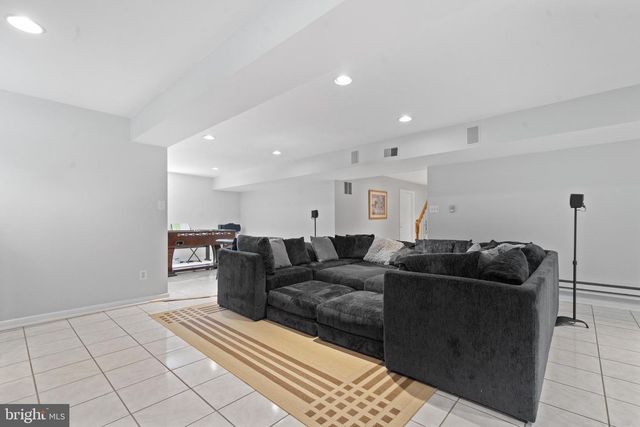 4209 HARDY RIDGE DR, Woodbridge, VA 22192