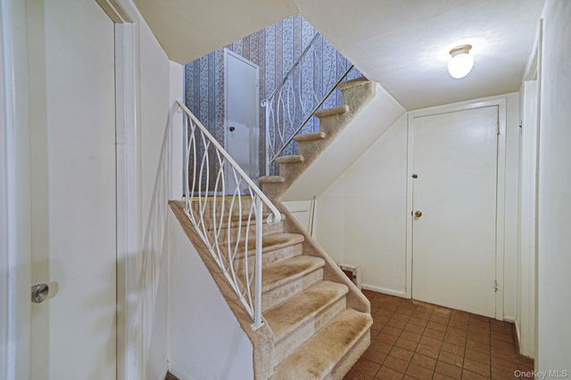 13 Bee Drive, Hauppauge, NY 11788