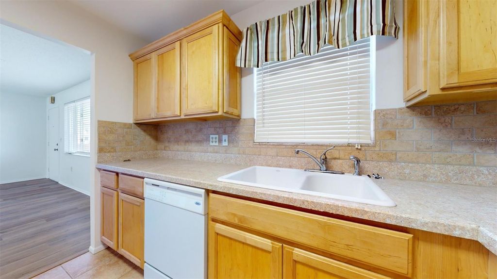Image 4 of property listing at 4460 IRONWOOD CIRCLE 407A, Bradenton, FL 34209
