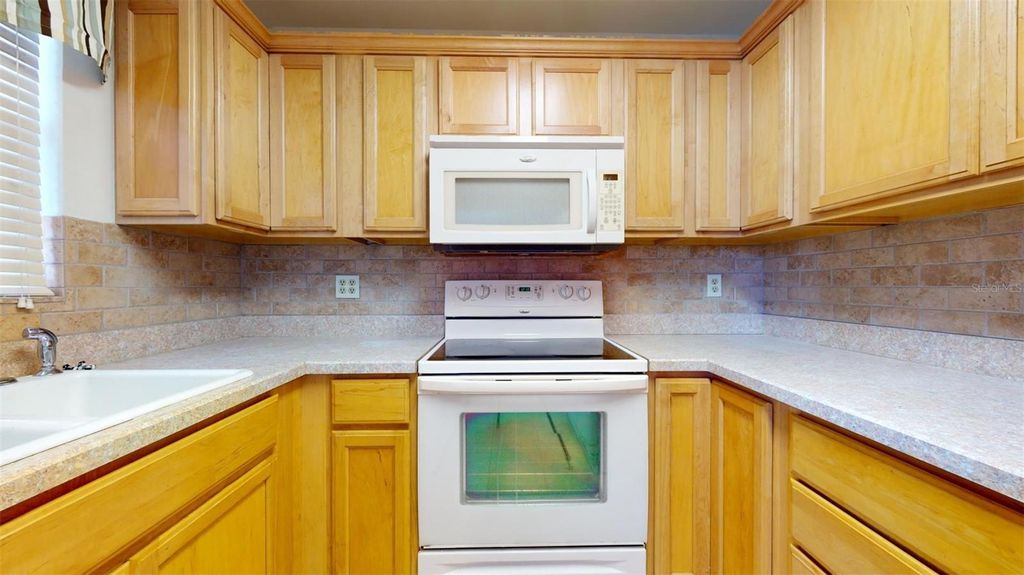 Image 5 of property listing at 4460 IRONWOOD CIRCLE 407A, Bradenton, FL 34209