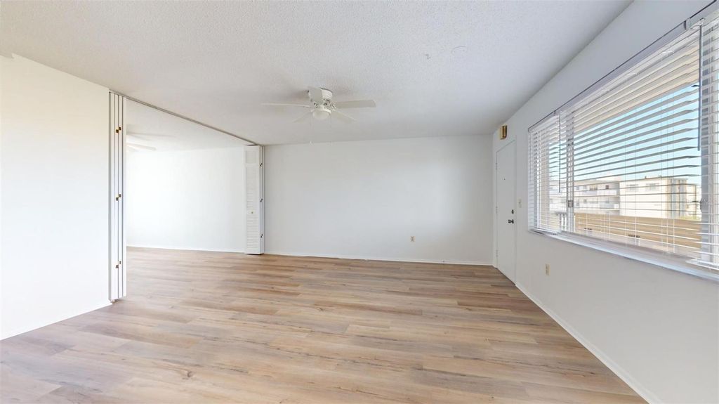 Image 9 of property listing at 4460 IRONWOOD CIRCLE 407A, Bradenton, FL 34209