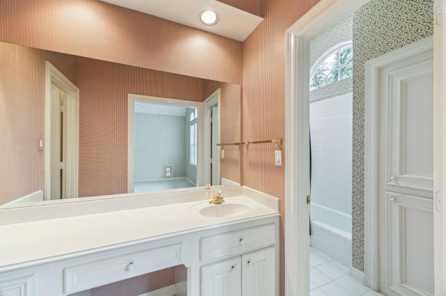 6010 Maple Knob Court, Kingwood, TX 77345