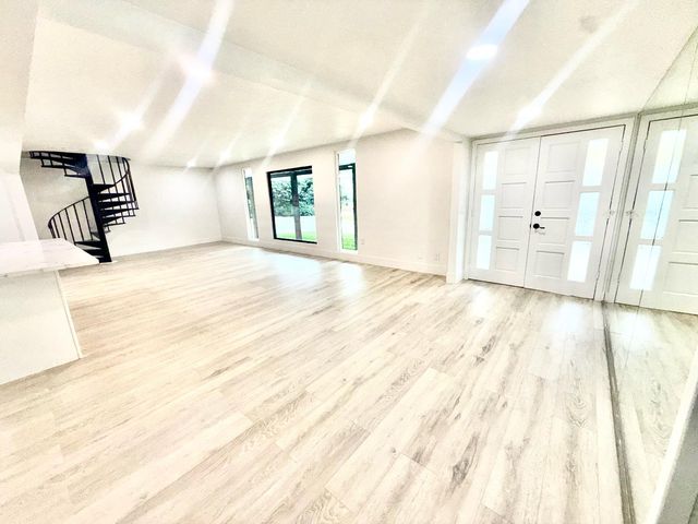 10326 N Fowler Avenue, Clovis, CA 93619