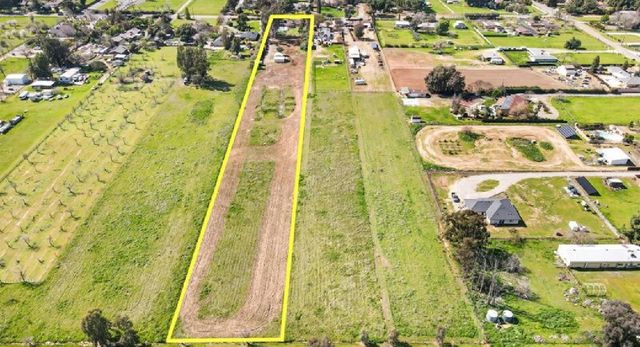 10326 N Fowler Avenue, Clovis, CA 93619