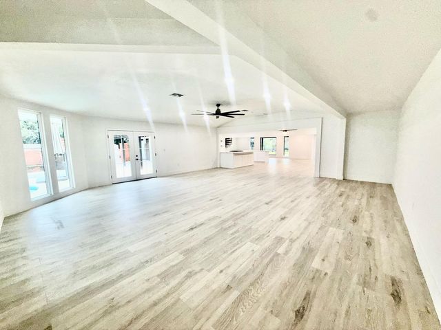 10326 N Fowler Avenue, Clovis, CA 93619