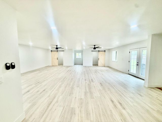 10326 N Fowler Avenue, Clovis, CA 93619