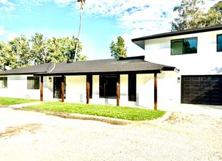 10326 N Fowler Avenue, Clovis, CA 93619