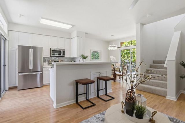 154 Paseo Court, Mountain View, CA 94043