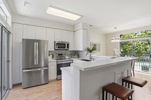 154 Paseo Court, Mountain View, CA 94043