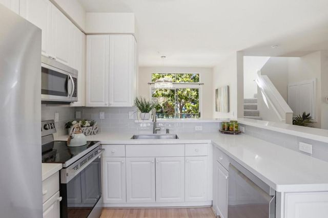 154 Paseo Court, Mountain View, CA 94043