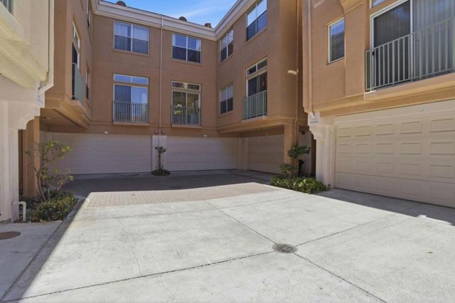 154 Paseo Court, Mountain View, CA 94043