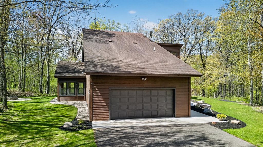 19925 Brentwood Lane NW, Elk River, MN 55330