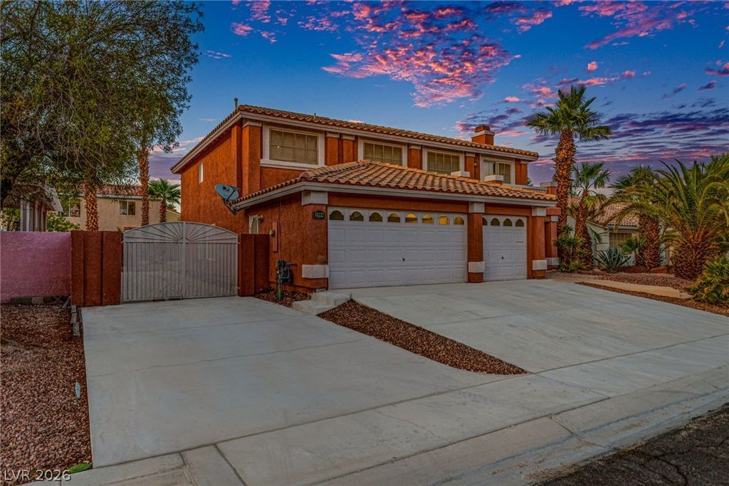 Image 3 of property listing at 1066 Aspen Valley Avenue, Las Vegas, NV 89123