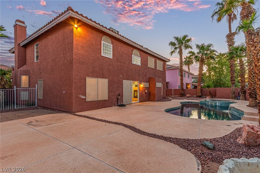 Image 7 of property listing at 1066 Aspen Valley Avenue, Las Vegas, NV 89123