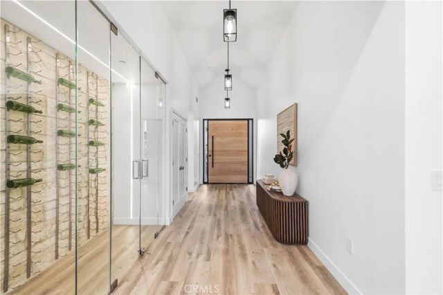 17337 Tiara Street, Encino, CA 91316